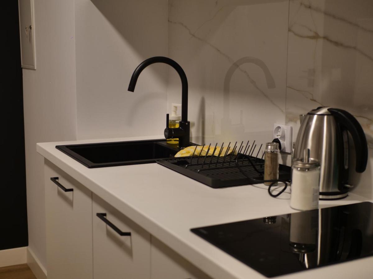 Przytulna Kawalerka 77 Apartment Вроцлав Екстериор снимка