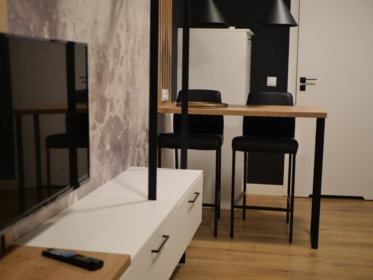Przytulna Kawalerka 77 Apartment Вроцлав Екстериор снимка